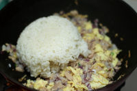 金槍魚(yú)營(yíng)養(yǎng)炒飯的做法步驟7