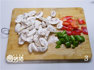 八爪魚(yú)爆蘑菇的做法步驟3