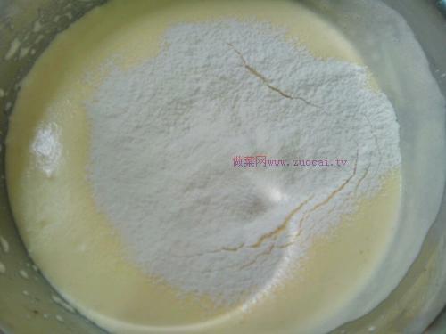 卡仕達(dá)注心蛋糕的做法