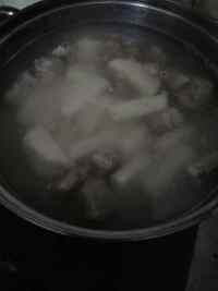 淮山荸薺排骨湯的做法步驟3