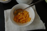 金沙小甘藍(lán)的做法步驟3