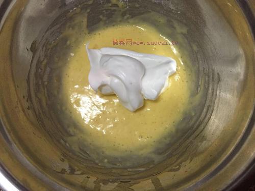六寸戚風(fēng)蛋糕的做法