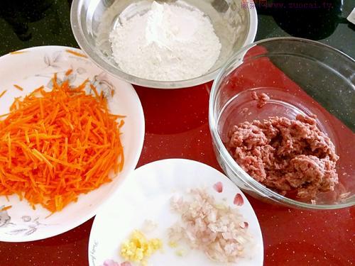 牛肉胡蘿卜餡餅的做法