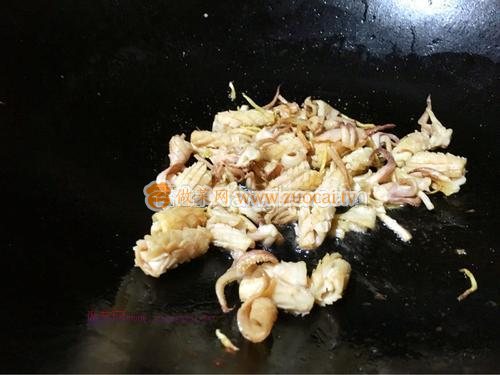 西芹炒魷魚(yú)的做法