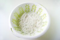 六招炒出足可舔盤(pán)的【彩椒扇貝丁炒米粉】的做法步驟3