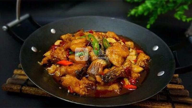 啤酒燜魚，好吃的讓你意想不到。的做法