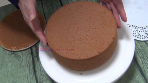 巧克力戚風(fēng)蛋糕8寸的做法