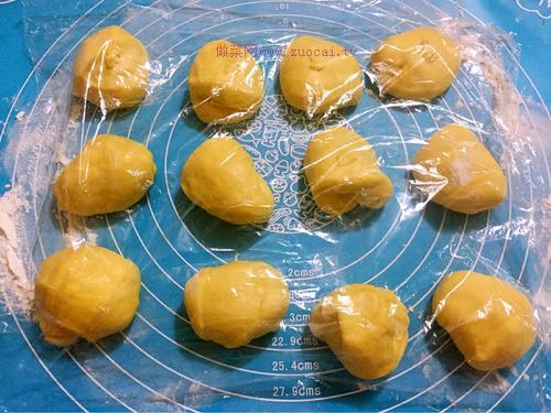 中種南瓜花環(huán)面包的做法