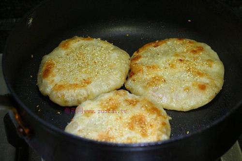 牛肉洋蔥胡蘿卜餡餅的做法