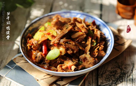 筍干燜鴨鎖骨的做法