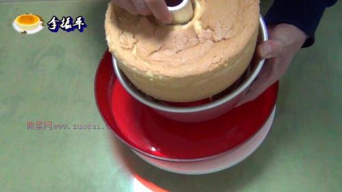 中空戚風(fēng)蛋糕8寸的做法