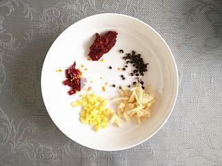 【醬香豆干】的做法步驟：1