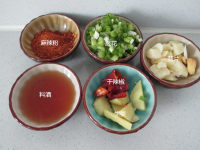 咸肉花菜干鍋的做法步驟4