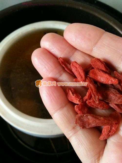 當(dāng)歸黃芪烏雞湯的做法