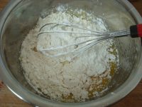 戚風(fēng)蛋糕的做法步驟4