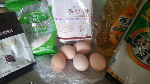 花樣巧克力蛋糕卷的做法