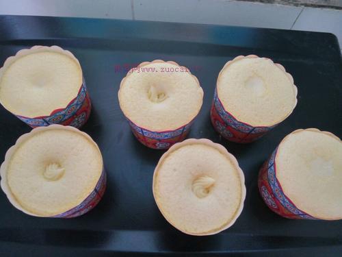 卡仕達(dá)注心蛋糕的做法