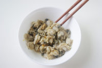 六招炒出足可舔盤(pán)的【彩椒扇貝丁炒米粉】的做法步驟4