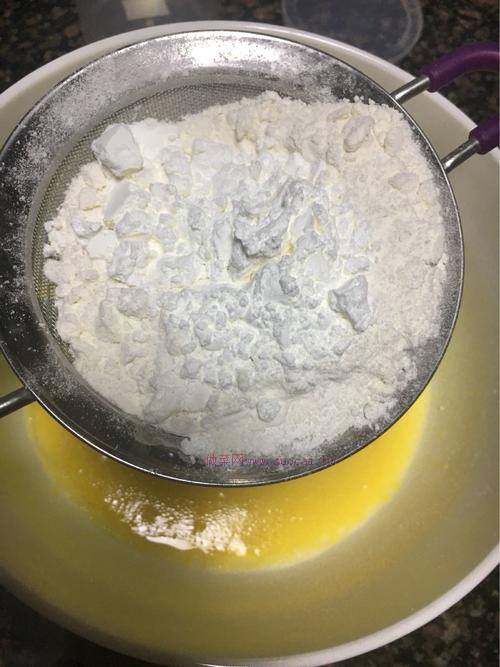 八寸戚風(fēng)蛋糕的做法