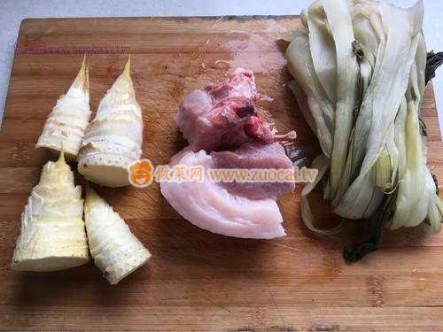 冬筍腌菜火鍋的做法