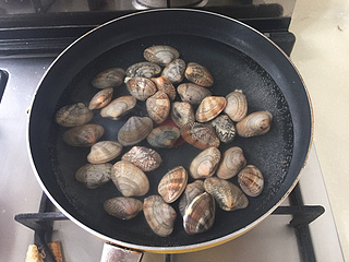 麻辣干鍋蝦的做法步驟：2