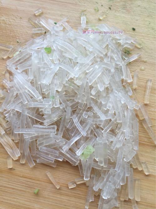 蘿卜莖葉餡南瓜皮包子的做法