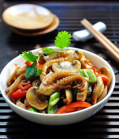 八爪魚(yú)爆蘑菇的做法