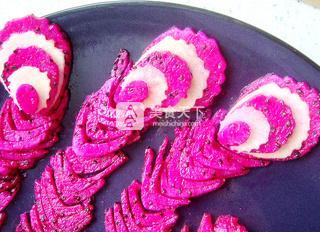 鳳凰呈祥【創(chuàng)意水果拼盤】的做法步驟：9