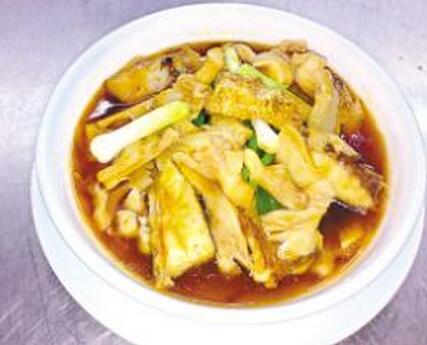 如何做客家菜平菇燜魚腩？