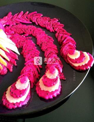 鳳凰呈祥【創(chuàng)意水果拼盤】的做法步驟：12