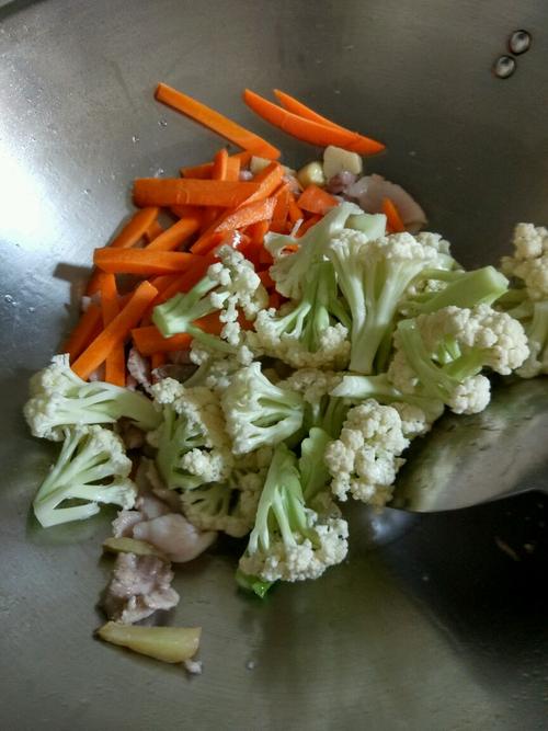 干鍋花菜的做法