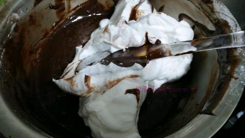 可可戚風(fēng)蛋糕（8寸）的做法