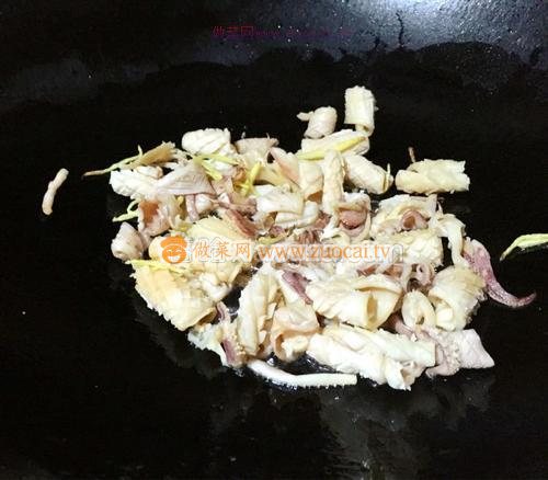 西芹炒魷魚(yú)的做法