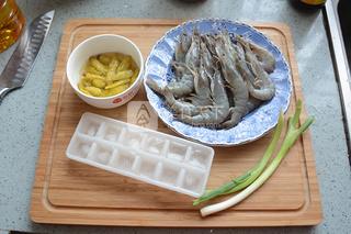 冰鎮(zhèn)酸辣蝦的做法步驟：1
