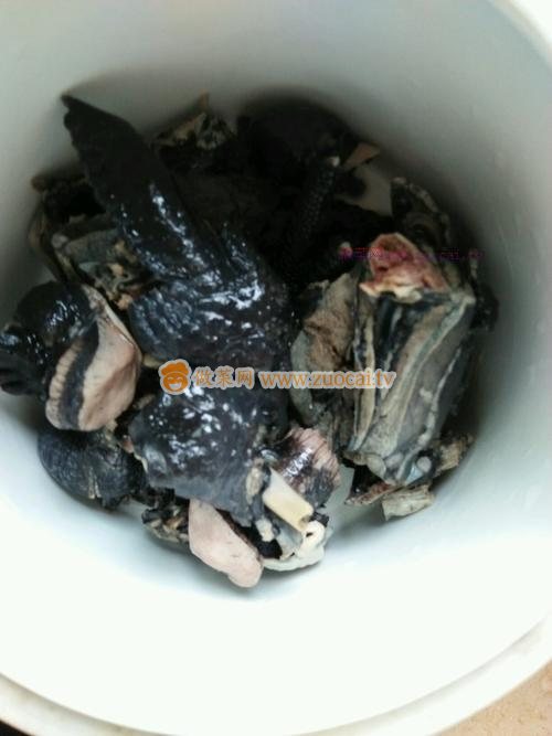 當(dāng)歸黃芪烏雞湯的做法