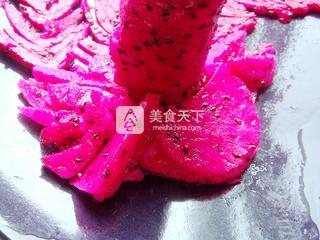 鳳凰呈祥【創(chuàng)意水果拼盤】的做法步驟：5