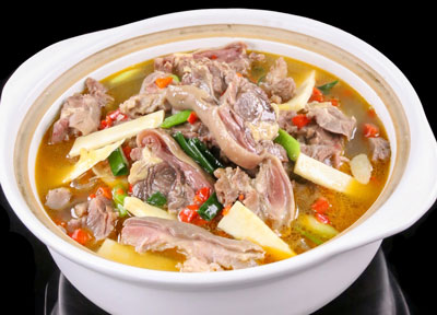 原汁帶皮羊肉，清燉帶皮羊肉怎么做更美味