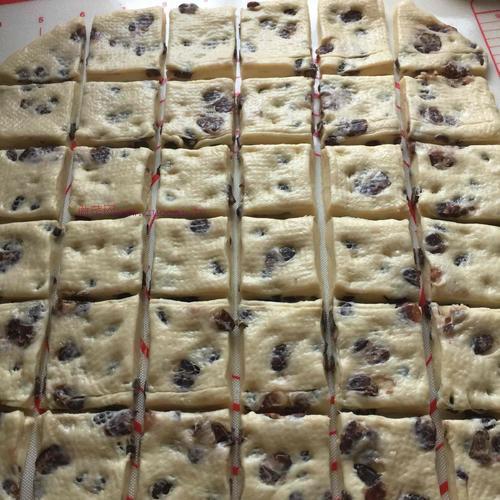 蜜紅豆淡奶面包塊的做法