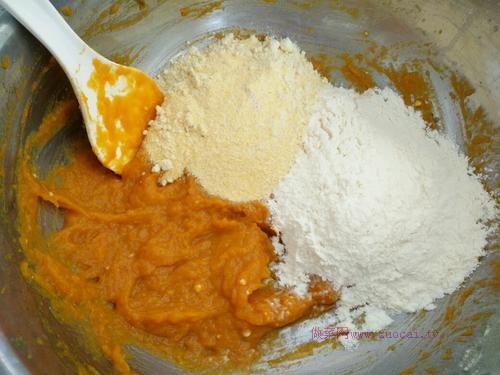 南瓜雜糧發(fā)面團(tuán)的做法