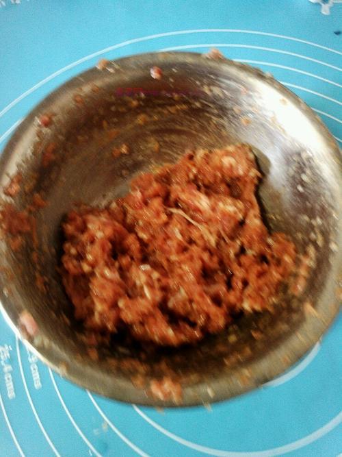 韭菜肉餡餃子的做法