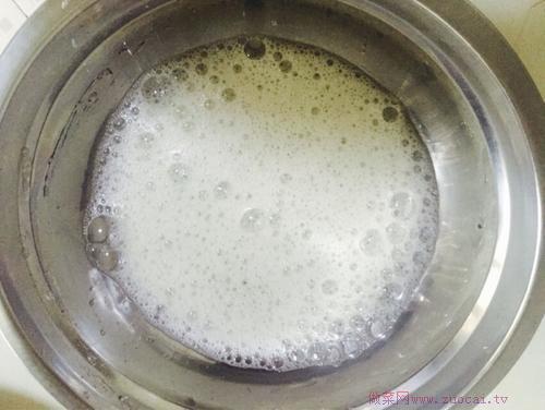 六寸酸奶戚風(fēng)蛋糕的做法