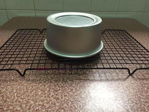 六寸戚風(fēng)蛋糕的做法