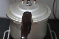 青豆燉排骨的做法步驟2