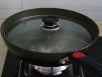 蘿卜絲鯽魚(yú)湯的做法步驟6