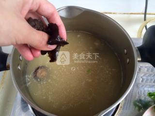 菠菜香菇雞湯米粉的做法步驟:18