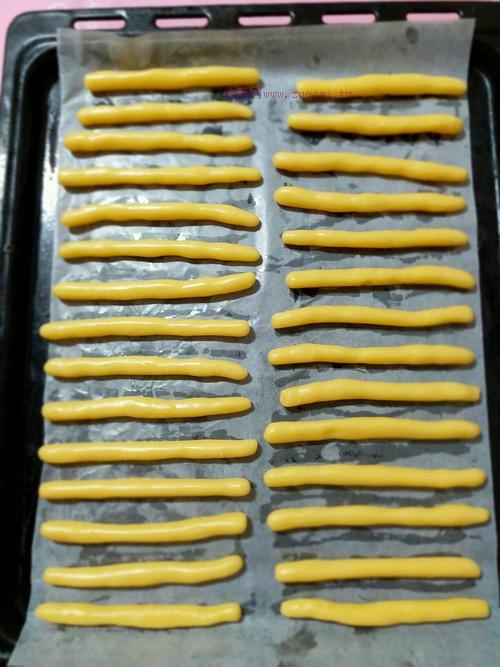 女巫手指餅干（萬圣節(jié)必備）的做法