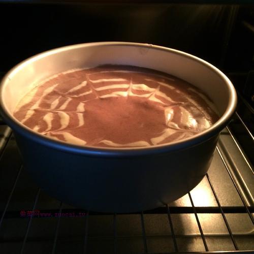 斑馬紋戚風(fēng)蛋糕的做法