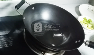 京津名吃、家鄉(xiāng)回憶--紅燜鯽魚的做法步驟：6