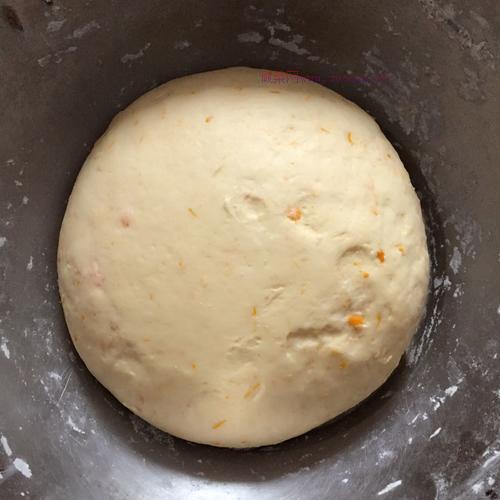 蘿卜莖葉餡南瓜皮包子的做法