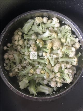 干煸有機菜花的做法步驟：1